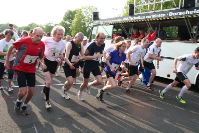 Startschuss Mannschaftlauf 2013 mit "Oldies but Goldies"