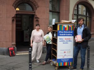 Zweiter Bücherschrank-vor dem Lohnssteuerhilfeverein Ecke Antoniastraße/Trimbornstraße